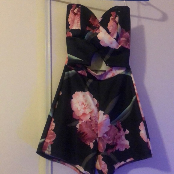 Romper - Picture 3 of 4